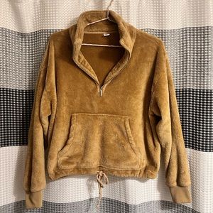 Old navy fleece quarter zip pullover with pocket